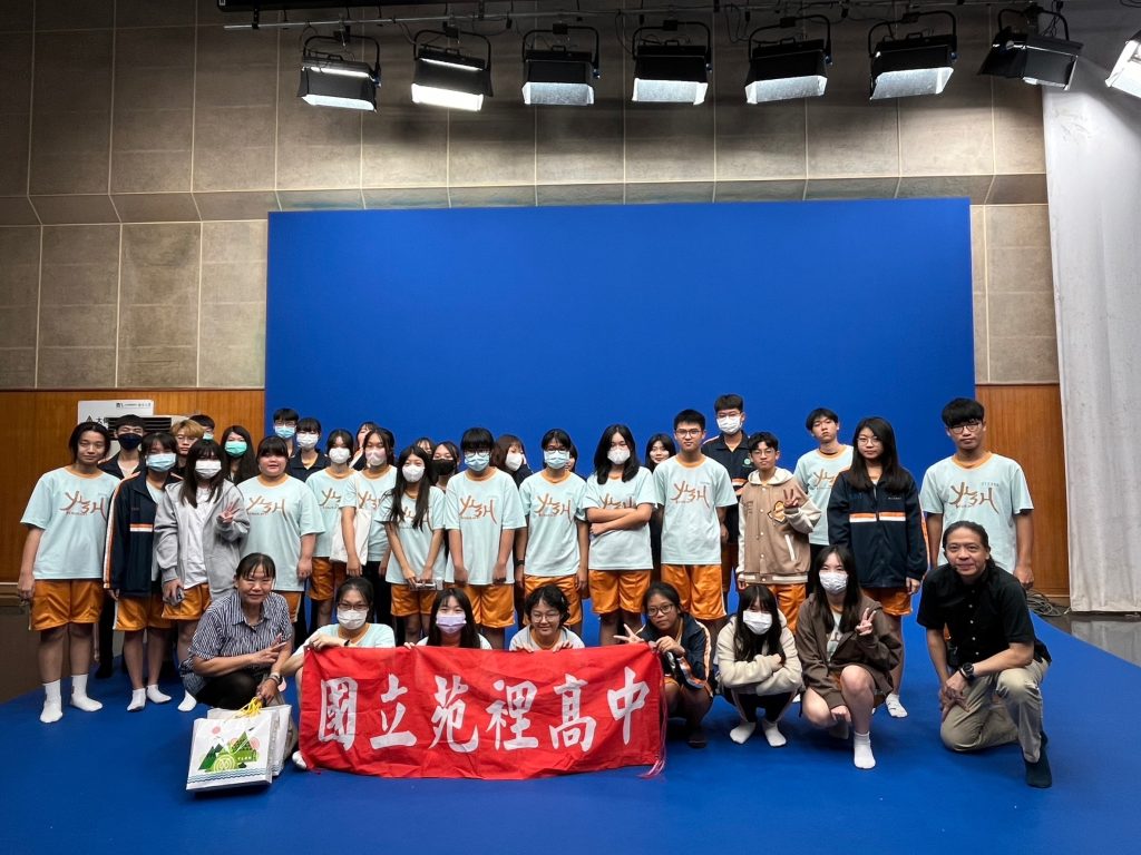 1121018大傳社參訪靜宜大學代表照片