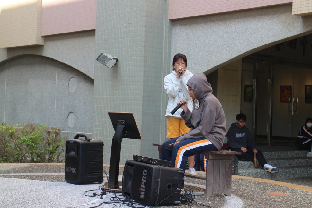 1131121、22卡啦OK社快閃代表照片