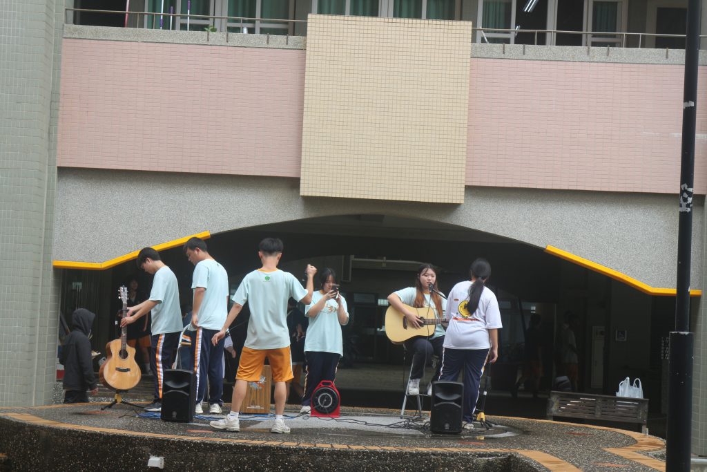 1140410吉他社快閃代表照片